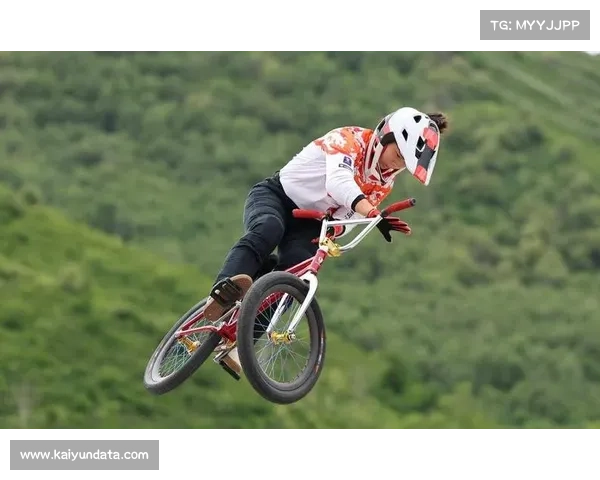 小轮车自由式世界杯堺市站收官，法国选手安东尼·让让与日本选手小泽美晴分获男女组冠军